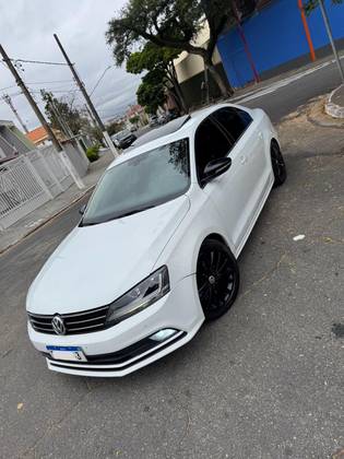 VOLKSWAGEN JETTA 1.4 16V TSI TRENDLINE GASOLINA 4P TIPTRONIC VOLKSWAGEN JETTA 1.4 16V TSI TRENDLINE GASOLINA 4P TIPTRONIC